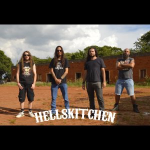 HELLSKITCHEN: “nos faz recordar que o rock é transgressor” – New Horizons Zine