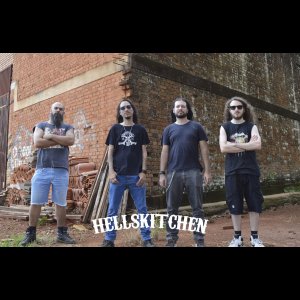 HELLSKITCHEN: “um rock muito direto e bem apresentado” – Headbangers News