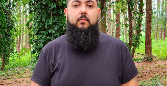 DEEP MEMORIES: Conheça Fernando Alves, novo baixista e vocalista da banda