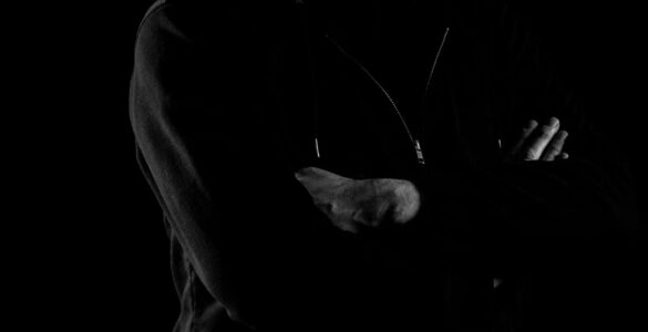 THE CROSS: Banda anuncia participação de Daniel Fisher no EP “Resquiest in Pace Frater Noster”